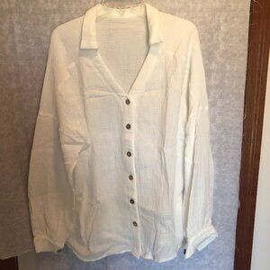 NWOT - White long sleeve button up top - size XL